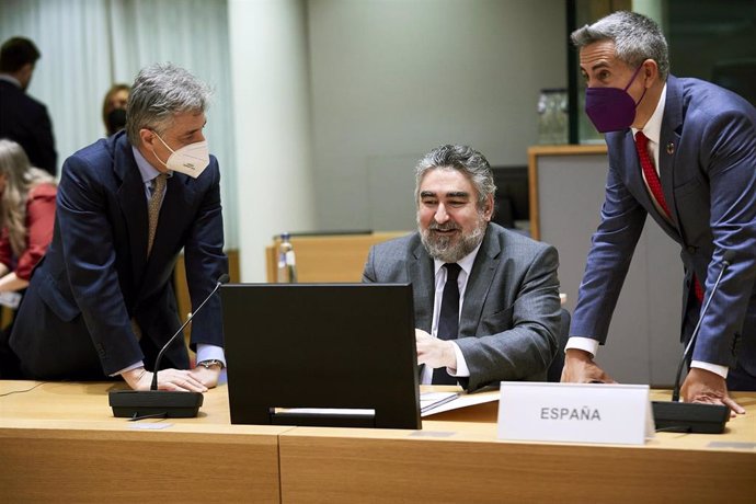 El vicepresidente y consejero de Universidades, Igualdad, Cultura y Deporte, Pablo Zuloaga, interviene, junto con el ministro de Cultura y Deporte, José Manuel Rodríguez Uribes, en el Consejo de Educación, Juventud, Cultura y Deporte