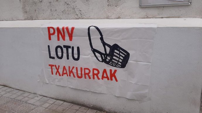 Cartel en el batzoki de Sondika (Bizkaia)