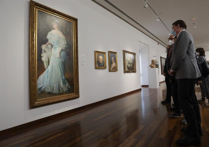 El president de la Generalitat, Ximo Puig, visita el Museo de Bellas Artes de Valncia con motivo de la celebración del Día Internacional de los Museos.