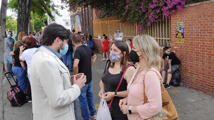 Sánchez, en la concentración en el CEIP Pablo Picasso