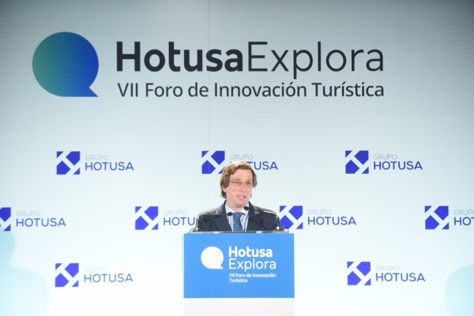 El alcalde de Madrid, José Luis Martínez-Almeida en el acto inaugural del Foro Hotusa.