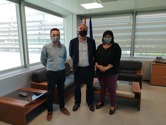 El conseller Martí March con los representantes de Escuela Católica de Baleares.