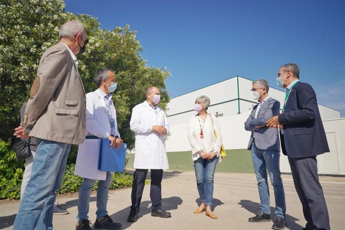 Arcadi España visita la sede de ADM en Carcaixent (Valencia)