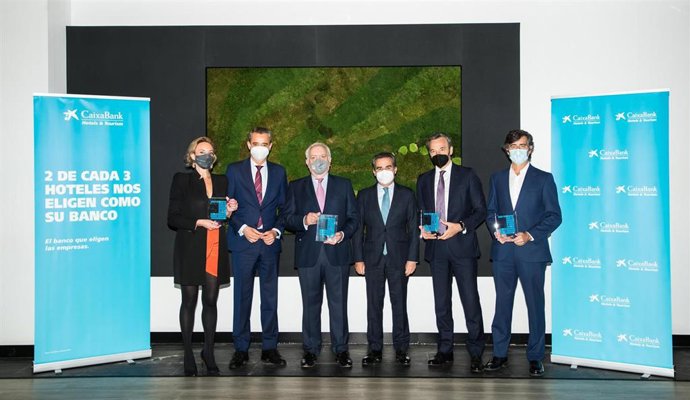 Lunion, Cool Room Atocha, Grupo GAT y AEHM ganan el premio Hotels & Tourism de CaixaBank en Madrid