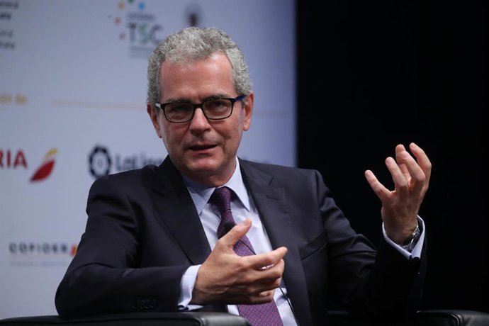 El presidente de Inditex, Pablo Isla, interviene durante la segunda jornada del IV Congreso Iberoamericano, a 18 de mayo de 2021, en el CaixaForum, Madrid, (España).  