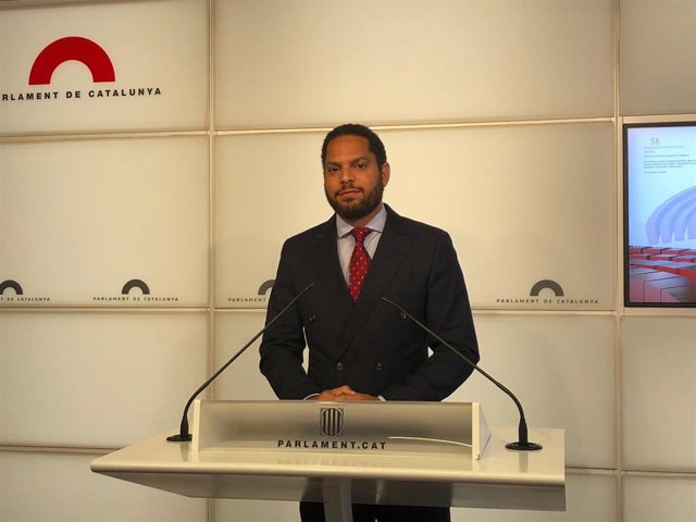 El líder de Vox en Catalunya, Ignacio Garriga, en rueda de prensa en el Parlament el 18 de mayo de 2021.