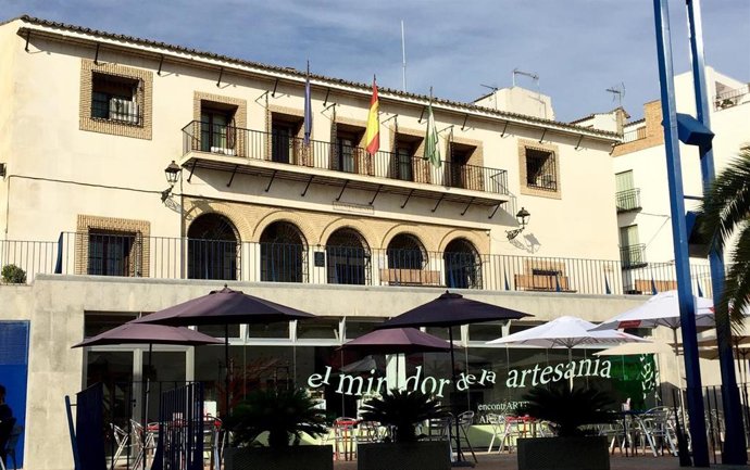 Archivo - El Ayuntamiento de Castro del Río, en una imagen de archivo.