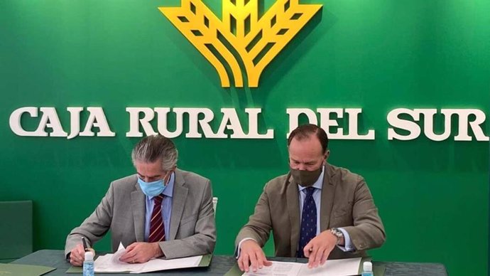 Firma de acuerdo entre Caja Rural del Sur y AlgFuturo.