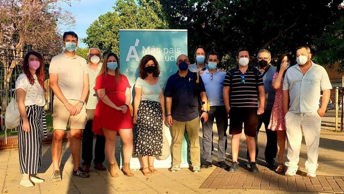 Imagen de la reunión de la ejecutiva extraordinaria de Más País Andalucía, que contó con la presencia del secretario de Organización federal, Pedro Palacio, celebrada la tarde del martes.