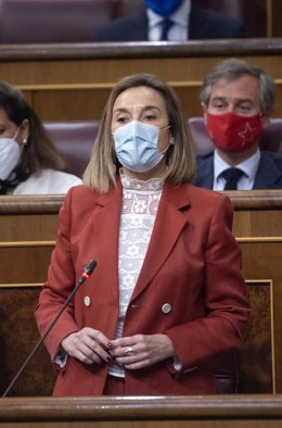 La portavoz del PP en el Congreso, Cuca Gamarra, interviene en una sesión de control al Gobierno, a 19 de mayo de 2021, en el Congreso de los Diputados, Madrid, (España). 
