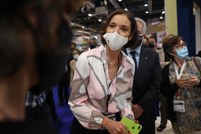 La ministra de Industria, Comercio y Turismo, Reyes Maroto, en Fitur 2021, a 19 de mayo de 2021, en IFEMA, Madrid (España). La Feria Internacional del Turismo, Fitur 2021 'Especial Recuperación Turismo', es la primera feria en formato híbrido del circui