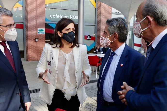 La presidenta del Gobierno, Concha Andreu, en FITUR