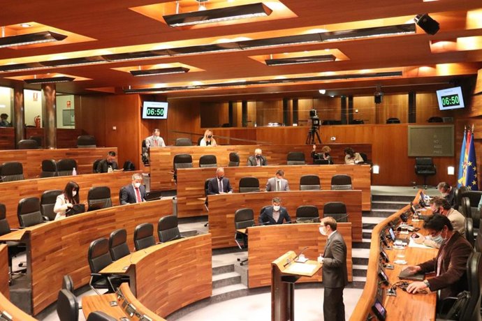 El portavoz de Foro, Adrián Pumares