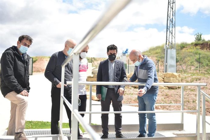 El consejero de Sostenibilidad y Transición Ecológica y el director general de Calidad Ambiental y Recursos Hídricos han visitado la nueva Estación Depuradora de Aguas Residuales de Camprovín
