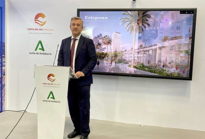 El alcalde de Estepona, José María García Urbano, en Fitur 2021