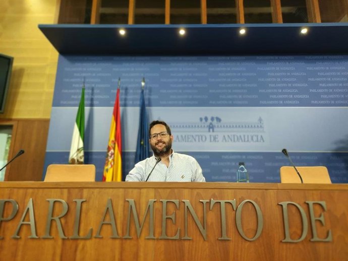 El parlamentario andaluz José Ignacio García, en rueda de prensa.