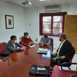 El delegado territorial de Regeneración, Justicia y Administración Local de la Junta en Granada, Enrique Barchino, visita Ogíjares (Granada)