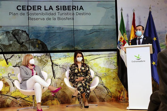 Miguel Ángel Gallardo en la presentación de La Siberia en Fitur.