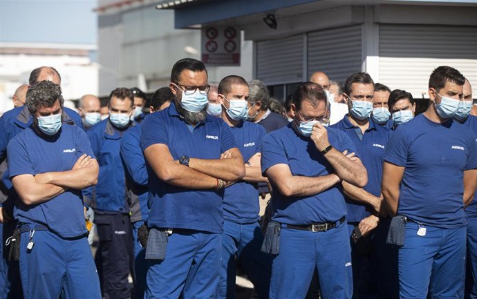 Concentración de CCOO y del comité de empresa de Airbus Tablada para defender el empleo y rechazar el cierre de la planta gaditana de Puerto Real. En Sevilla (Andalucía, España), a 20 de abril de 2021.