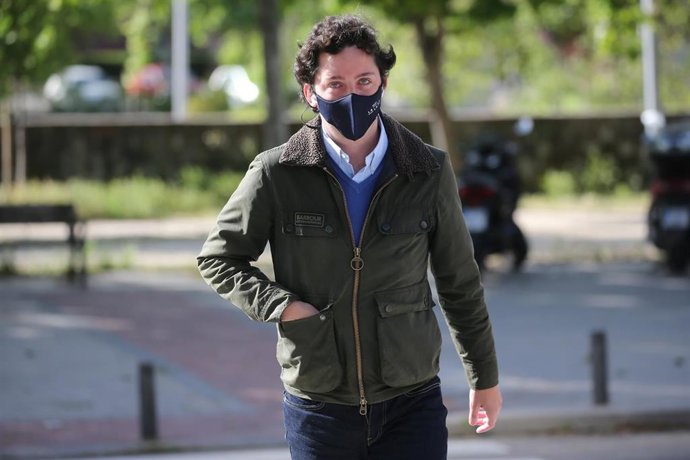 Francisco Nicolás G. I., conocido popularmente en los medios de comunicación como 'Pequeño Nicolás', a su llegada a la Audiencia Provincial de Madrid, a 12 de mayo de 2021, en Madrid (España). El 'Pequeño Nicolás' y otros dos procesados acuden a la segu