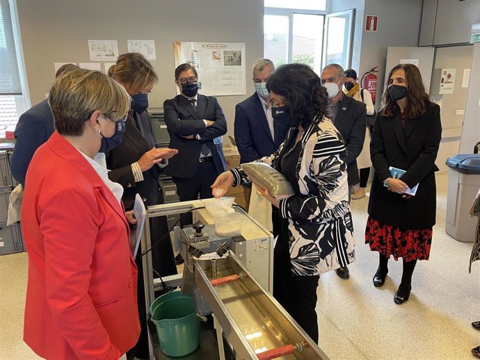 Rosa Quintana y Ángeles Vázquez participan en Ferrol en la jornada Labplast