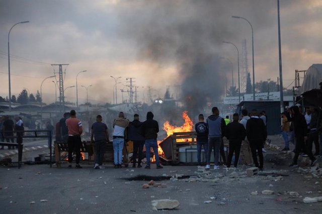 Protestas en Yenín (Cisjordania) contra los bombardeos israelíes en la Franja de Gaza
