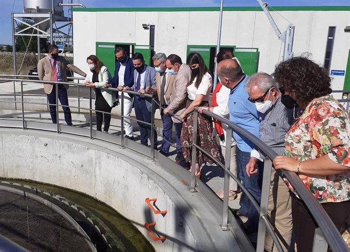 La consejera andaluza de Desarrollo Sostenible, Carmen Crespo, inaugura la EDAR de Santaella (Córdoba)