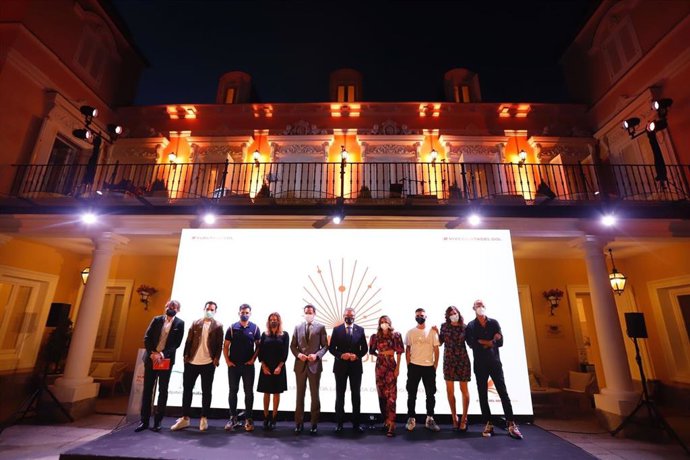 Evento 'La Vuelta al Sol' de Turismo Costa del Sol en el marco de Fitur con asistencia de los presidentes de la Junta, Juanma Moreno; y de la Diputación y Turismo Costa del Sol, Francisco Salado.