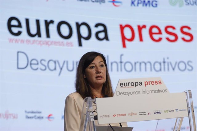 La presidenta del Govern de Baleares, Francina Armengol, interviene en un Desayuno Informativo de Europa Press, a 20 de mayo de 2021, en el Auditorio El Beatriz Madrid, (España)