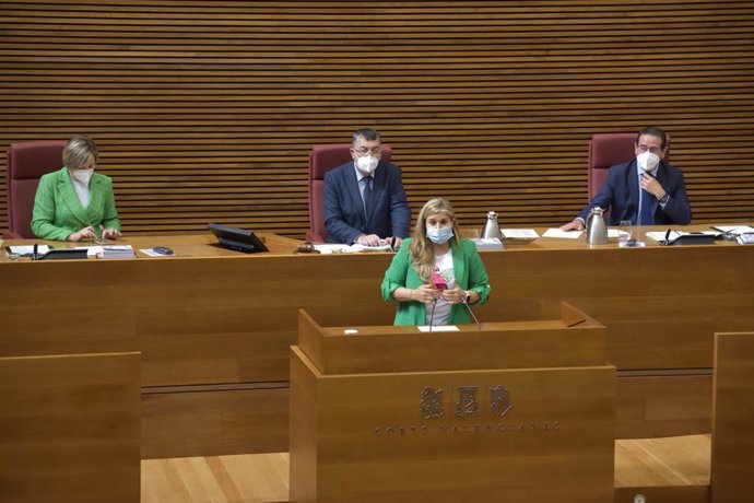 Ortiz se estrena como síndica en la sesión de control a Puig