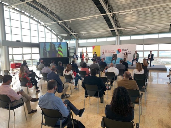 Carolina Pascual apuesta por un cambio de modelo económico basado en la innovación y la transformación digital en Distrito Digital