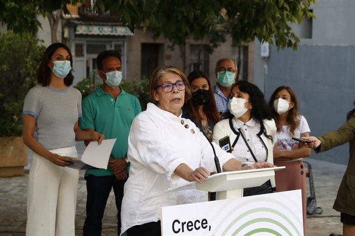 La diputada de Más País Inés Sabanés, interviene durante la presentación de la propuesta de Más Madrid para restituir la zona de bajas emisiones de Madrid Central y ampliarla a otras zonas de la ciudad