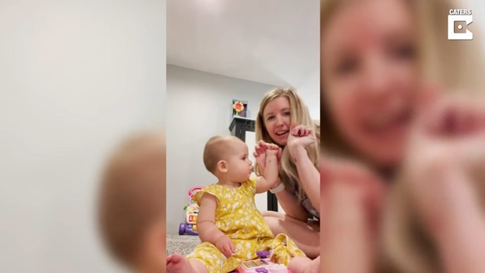 Esta madre se hace un tatuaje a juego con la marca de nacimiento de su hija