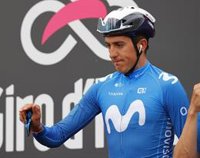 Marc Soler (Movistar) abandona el Giro por una caída al inicio de etapa