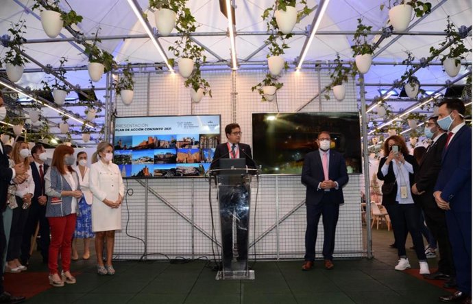 Ciudades patrimonio y Paradores presentan su oferta en Fitur