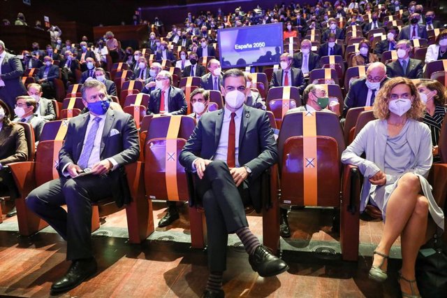  El presidente del Gobierno, Pedro Sánchez, durante la presentación este jueves del informe 'España 2050'.