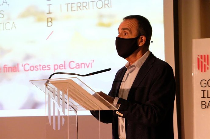 El vicepresidente del Govern y conseller de Transición Energética, Sectores Productivos y Memoria Democrática, Juan Pedro Yllanes.