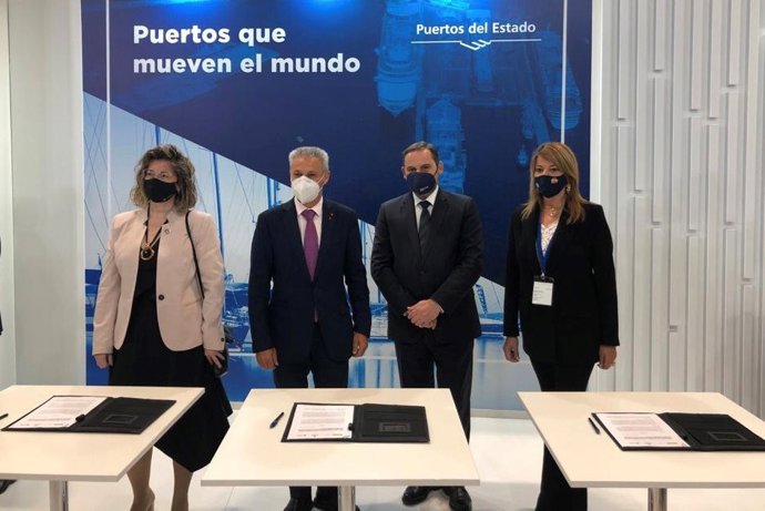 Firma de la adenda y prórroga al convenio regulador.