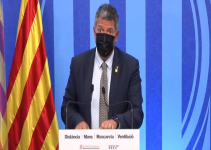 El conseller de Interior, Miquel Smper, durante su intervención en la rueda de prensa