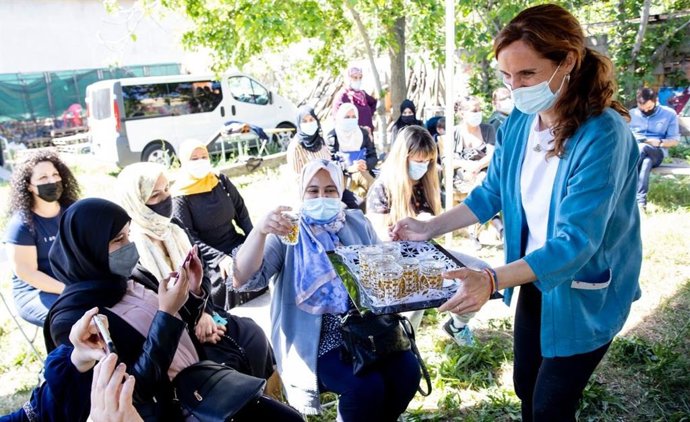 La jefa de la oposición en la Asamblea y coordinadora autonómica de Más Madrid, Mónica García, en la Cañada Real