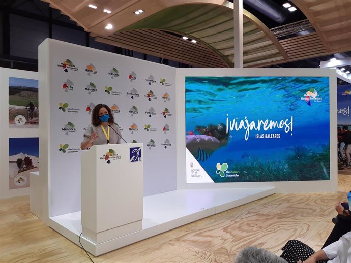 La presidenta del Consell de Mallorca, Catalina Cladera, durante su intervención en Fitur 2021.