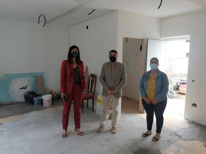 La delegada territorial de Regeneración, Justicia y Administración Local en Málaga, Mónica Alejo, en una visita a Colmenar