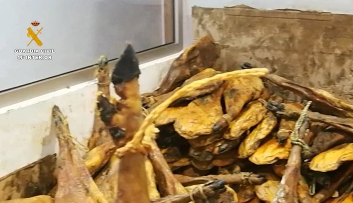 Intervenidos 63.100 envases de lomo y jamones con etiquetas manipuladas