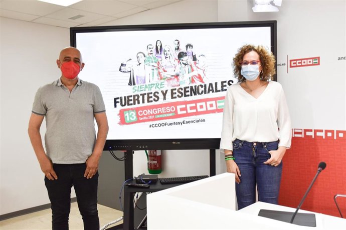 El secretario de Organización y Finanzas de CCOO de Andalucía, José Blanco, junto a la secretaria general del sindicato, Nuria López.