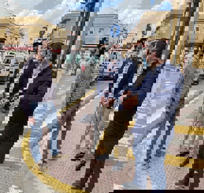 El parlamentario de Adelante Andalucía por Sevilla Ismael Sánchez, en Brenes