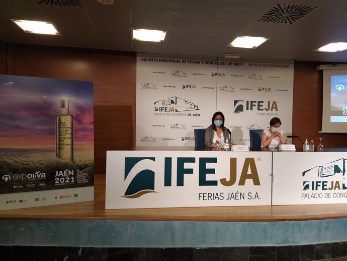 Firma del convenio de colaboración entre Ifeja y Fundación del Olivar para Expoliva 2021