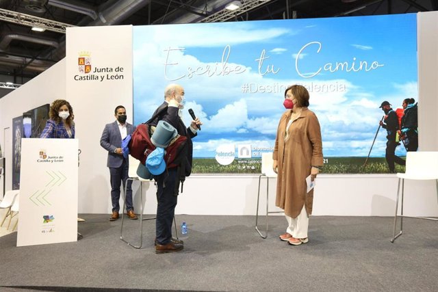 Resines junto a Armisén, durante la jornada en Fitur.