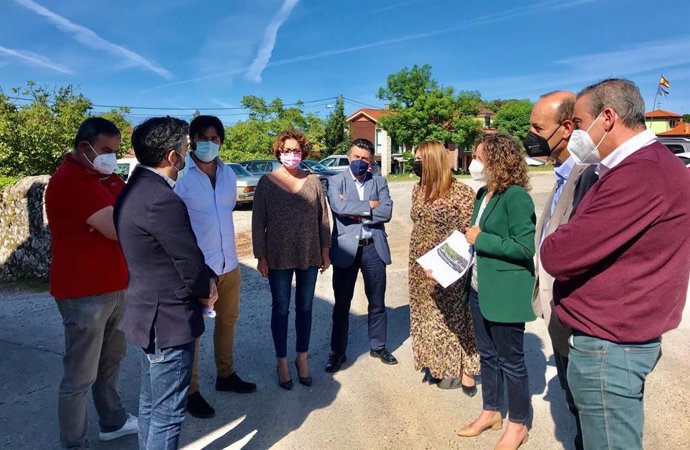 Reunión de representantes del Ayuntamiento de Llanes y del Gobierno de Asturias