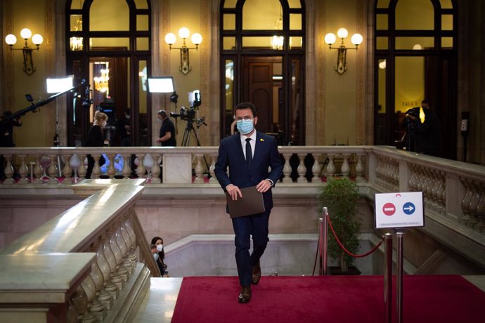 El candidat d'ERC a la Presidncia de la Generalitat, Pere Aragons a la seva arribada al ple d'investidura.