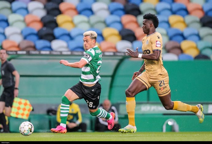 11 May 2021, Portugal, Lisbon: Sporting's Pedro Goncalves and Boavista's Yanis Hamache in action during the Portuguese Primeira Liga soccer match between Sporting Lisbon vs Boavista FC at Alvalade Stadium. Photo: Gerardo Santos/Atlantico Press via ZUMA 